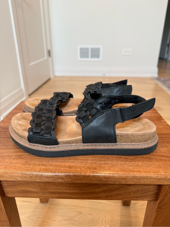 Clarks Shoes - Clarks Artisan Black Strappy Leather Sandal